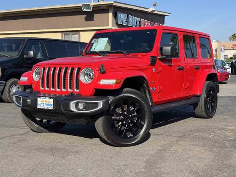 Used 2021 Jeep Wrangler Unlimited Sahara image 2