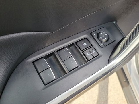 Used 2024 Toyota RAV4 SE image 24