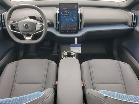 Certified 2025 Volvo EX30 Plus w/ Protection Package Premier image 14
