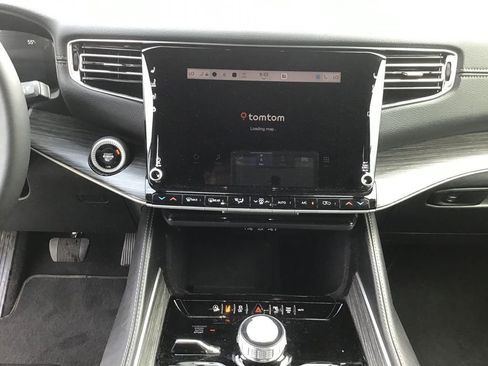 Used 2024 Jeep Wagoneer L Series II w/ Flexible Seating Group image 14