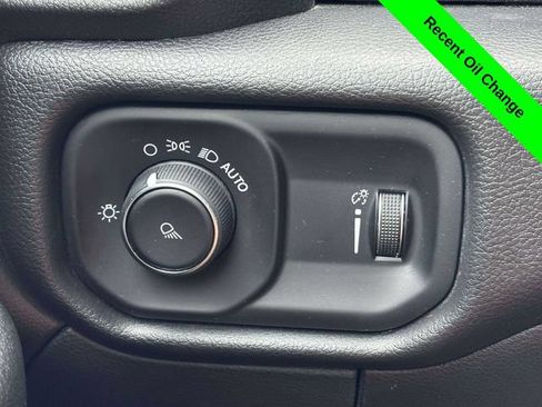 Used 2024 RAM 2500 Tradesman w/ Chrome Appearance Group AWD/4WD image 11