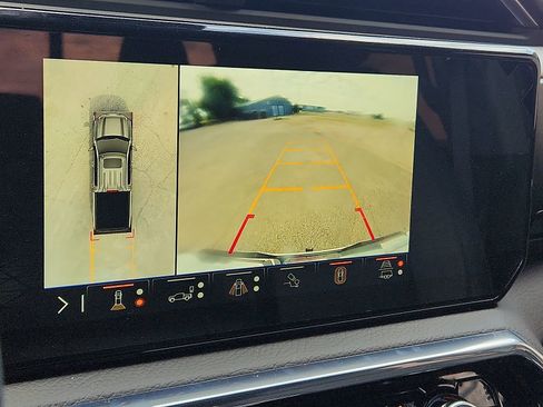 Used 2025 GMC Sierra 1500 Denali w/ Technology Package AWD/4WD image 13