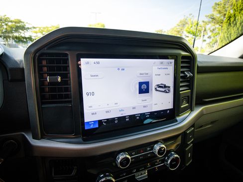 Used 2025 Ford F150 XLT w/ Equipment Group 301A Standard image 22