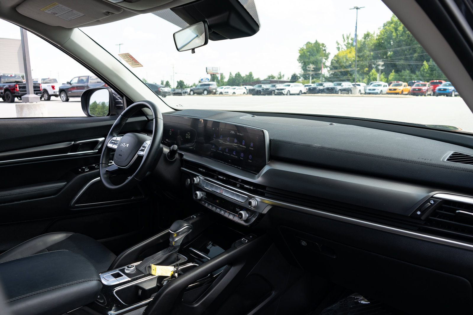 Used 2025 Kia Telluride S FWD image 23