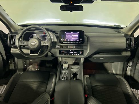 Used 2023 Nissan Pathfinder S image 9