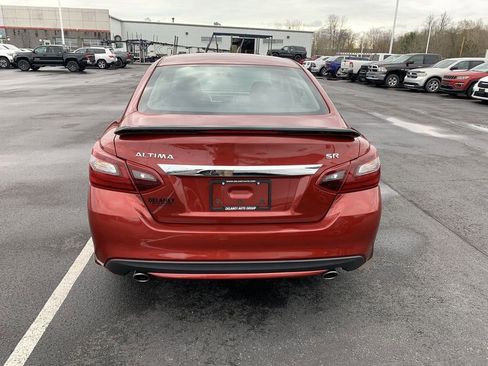 Used 2017 Nissan Altima 2.5 SR w/ Midnight Edition Package FWD image 7