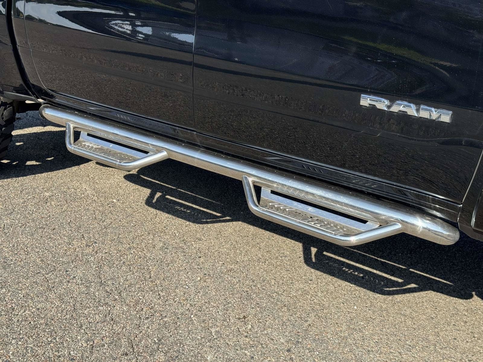 Used 2022 RAM 1500 Laramie AWD/4WD image 11