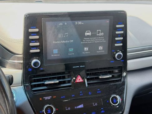 Used 2020 Hyundai Ioniq SE FWD image 15