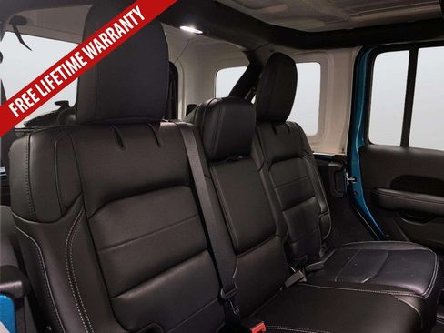 Used 2019 Jeep Wrangler Unlimited Sahara AWD/4WD image 33