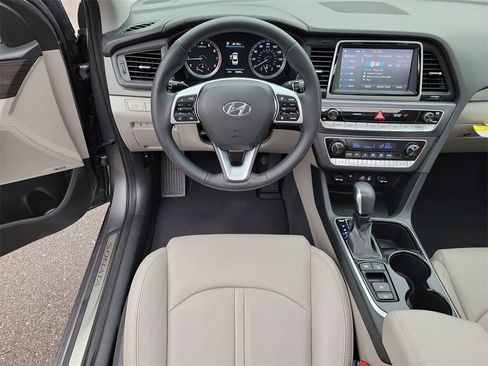 Used 2018 Hyundai Sonata Limited w/ Ultimate Package 07 image 17