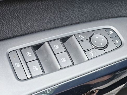 New 2026 Nissan Pathfinder SV FWD image 19