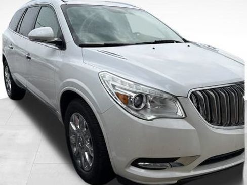 Used 2017 Buick Enclave Leather FWD image 5