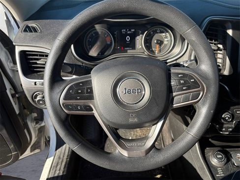 Used 2019 Jeep Cherokee Latitude w/ Popular Appearance Group image 12