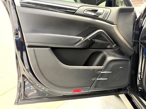 Used 2013 Porsche Cayenne S AWD/4WD image 36