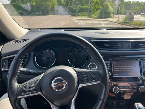 Used 2017 Nissan Rogue SL w/ SL Premium Package AWD/4WD image 11