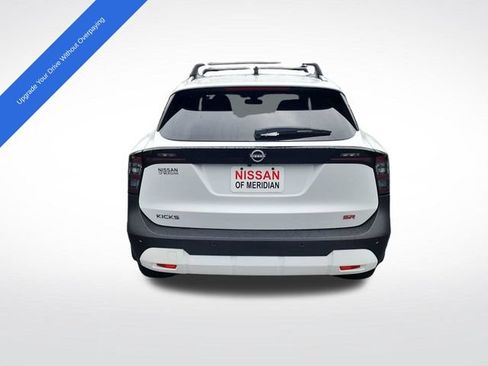 Used 2026 Nissan Kicks SR w/ SR Premium Package FWD image 4
