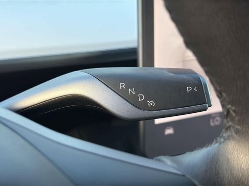 Used 2022 Tesla Model 3 Performance image 16