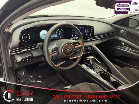 Used 2022 Hyundai Elantra SEL w/ Convenience Package FWD image 13