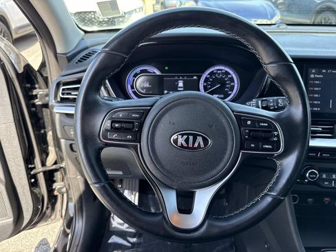 Used 2021 Kia Niro LXS FWD image 39