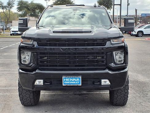 Used 2022 Chevrolet Silverado 2500 LT w/ Midnight Edition image 2