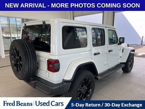 Used 2025 Jeep Wrangler Unlimited Sahara image 4