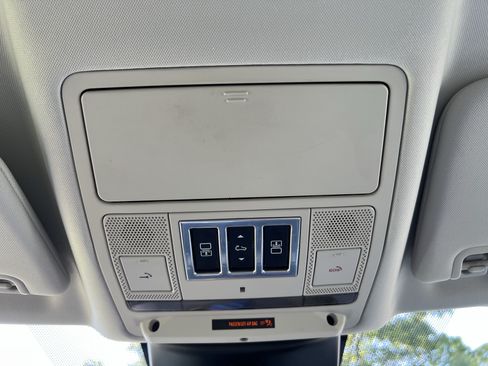 Used 2019 Land Rover Discovery HSE AWD/4WD image 28