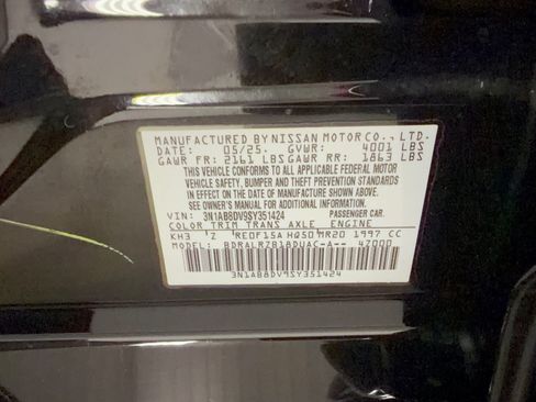 Used 2025 Nissan Sentra SR w/ Midnight Edition FWD image 31