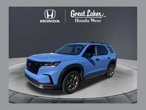 Used 2024 Honda Pilot TrailSport image 1