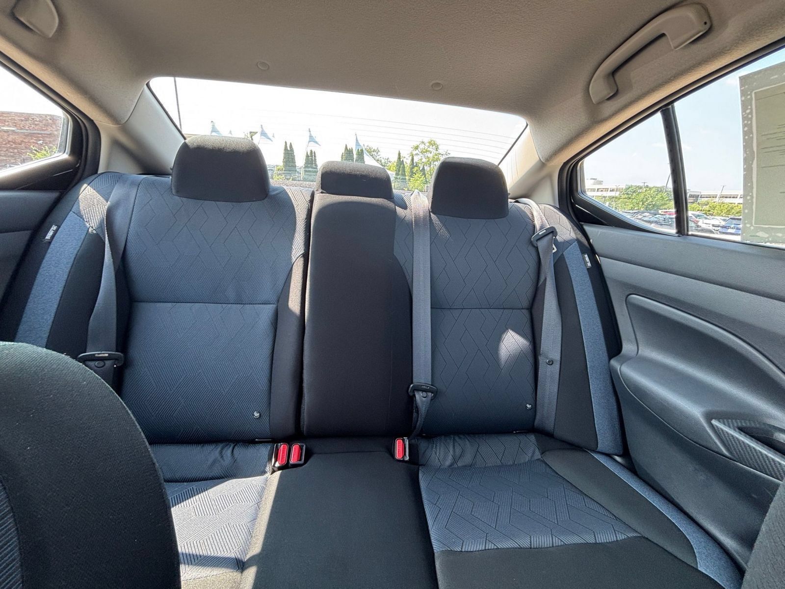 Used 2025 Nissan Versa SV FWD image 35