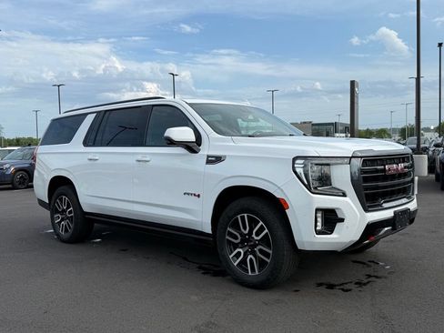 Used 2023 GMC Yukon XL AT4 w/ AT4 Premium Package AWD/4WD image 3