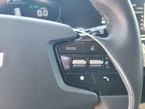 Used 2023 Kia Niro EX FWD image 26