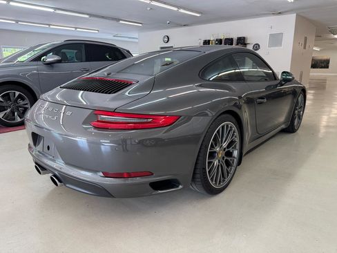 Used 2019 Porsche 911 Carrera S RWD image 2