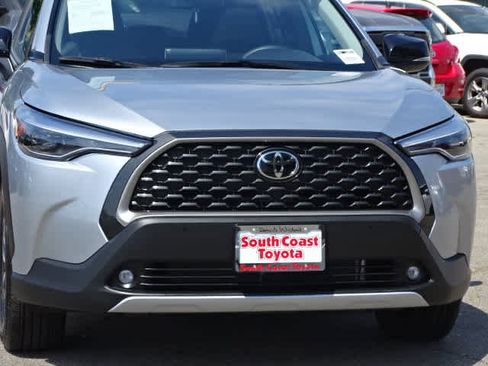 Used 2025 Toyota Corolla Cross XLE w/ Convenience Package AWD/4WD image 4