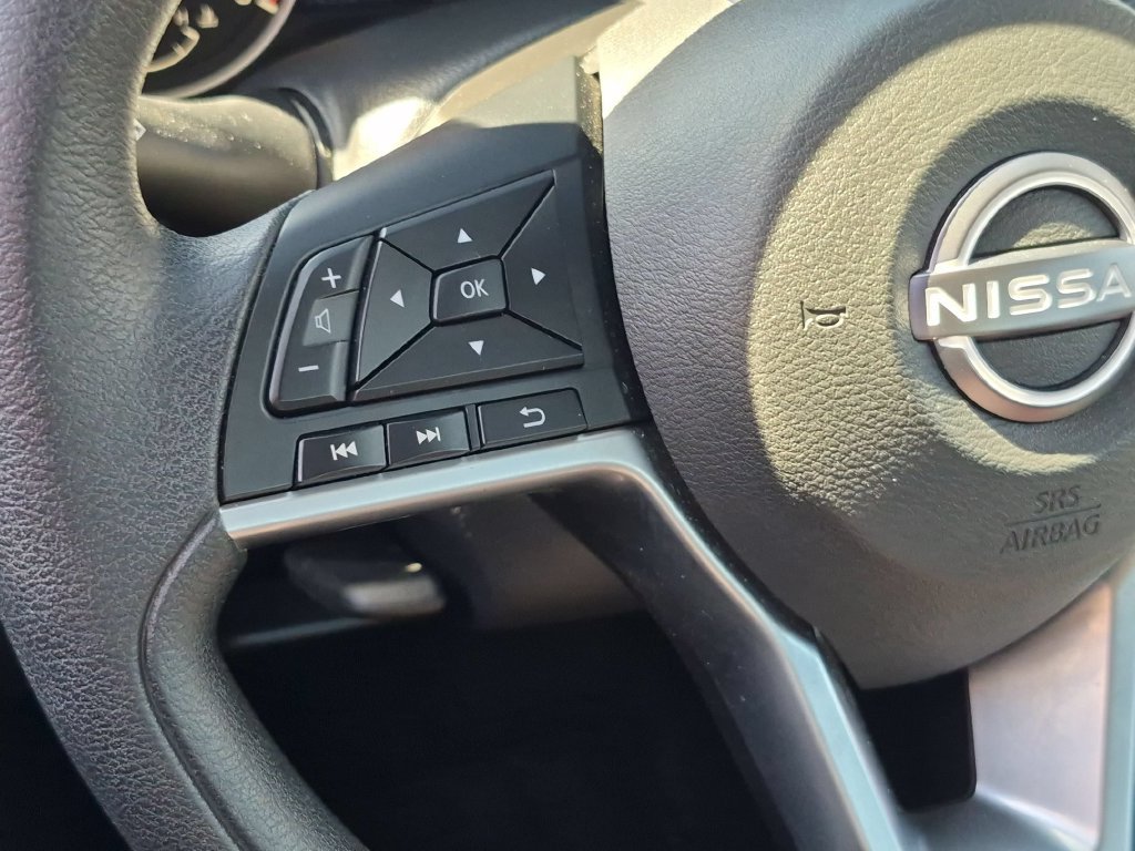 Used 2025 Nissan Altima 2.5 SV FWD image 21