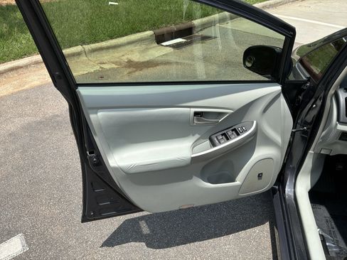 Used 2014 Toyota Prius Four FWD image 14