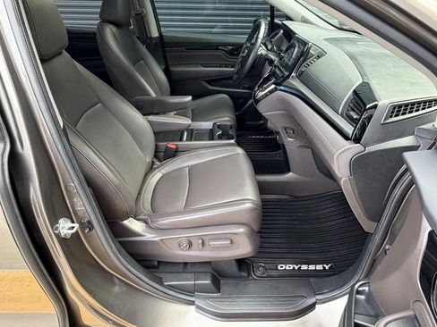 Used 2023 Honda Odyssey Touring image 19