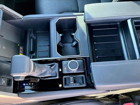 Used 2025 Toyota Tundra Limited image 14