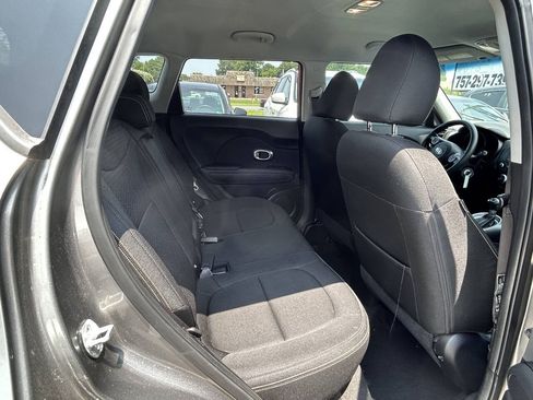 Used 2015 Kia Soul + FWD image 8