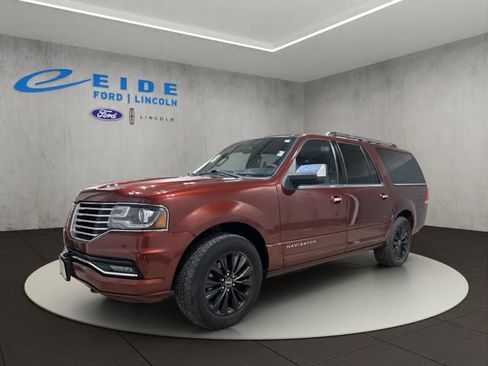 Used 2015 Lincoln Navigator L 4WD image 5