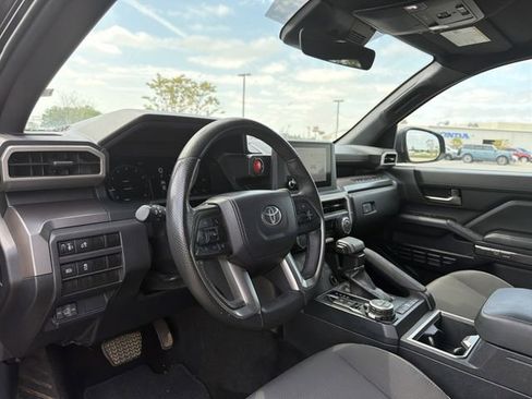 Used 2024 Toyota Tacoma TRD Off-Road image 11