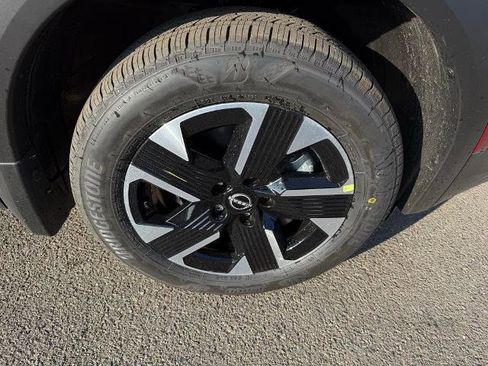 New 2026 Nissan Kicks SV w/ SV Premium Package image 9