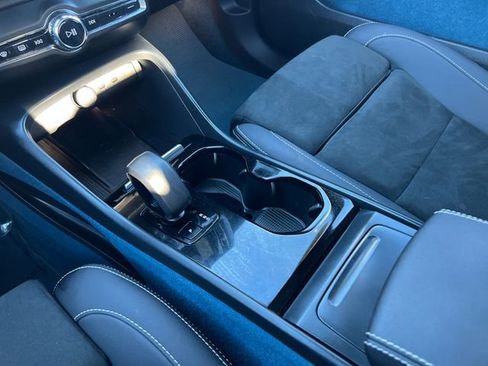 Used 2023 Volvo XC40 Recharge Ultimate image 27