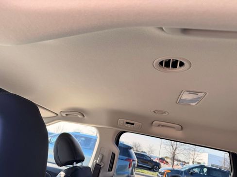 New 2026 Kia Carnival FWD image 24
