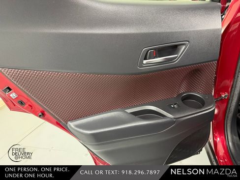 Used 2019 Toyota C-HR Limited FWD image 38