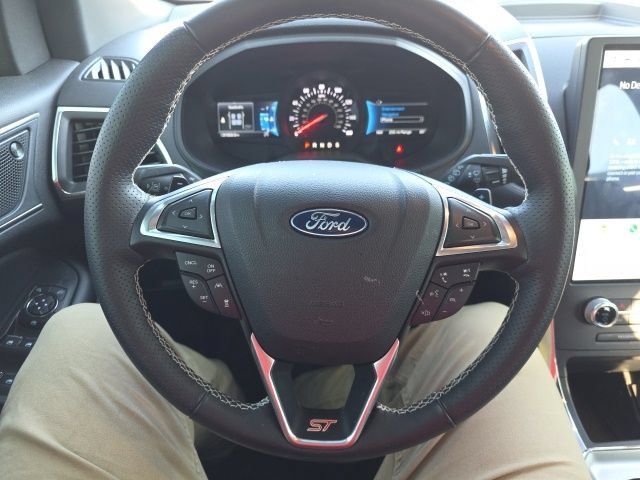 Used 2024 Ford Edge ST w/ Equipment Group 401A AWD/4WD image 15