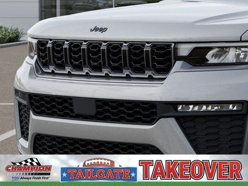 New 2026 Jeep Grand Cherokee Limited w/ Limited Altitude Package AWD/4WD image 11