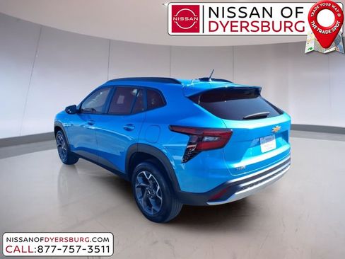 Used 2025 Chevrolet Trax LT w/ Driver Confidence Package image 5