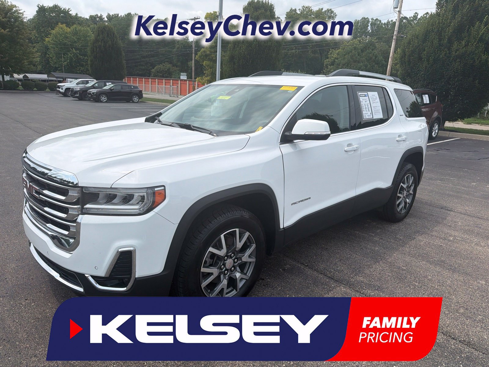 Used 2023 GMC Acadia SLT AWD/4WD image 1