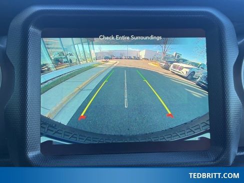 Used 2022 Jeep Wrangler Unlimited Rubicon w/ Cold Weather Group image 32