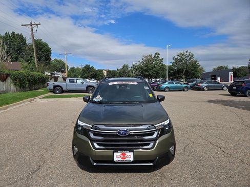 Used 2025 Subaru Forester Premium AWD/4WD image 6